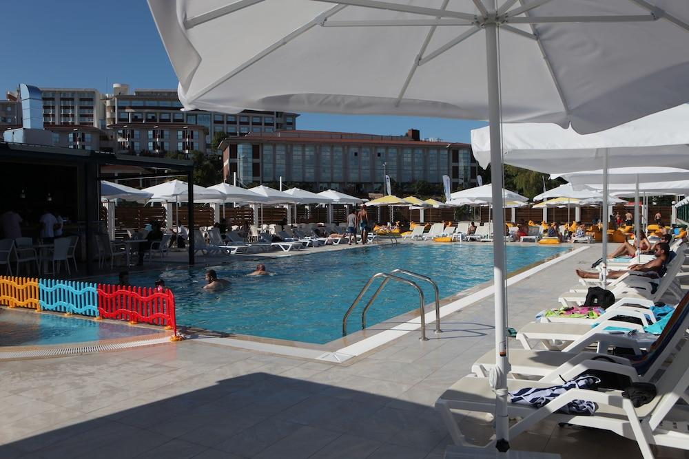 Ucar Royal Hotel Ve Konferans Salonu Ağva Εξωτερικό φωτογραφία